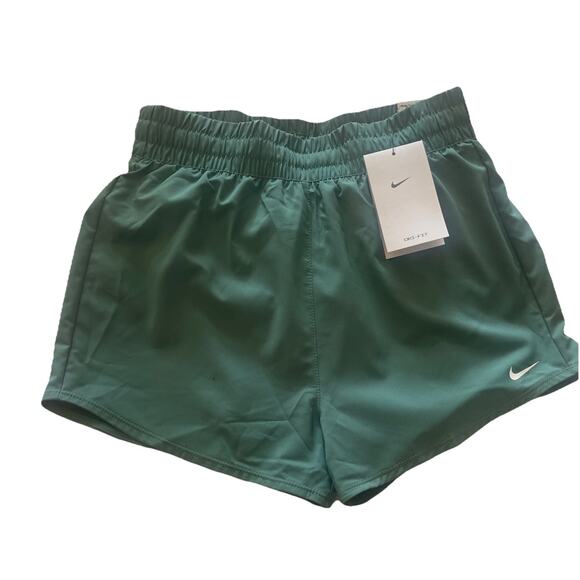 Nike Kids Dry Fit Training Shorts Size L Msrp $32 - Picture 1 of 3